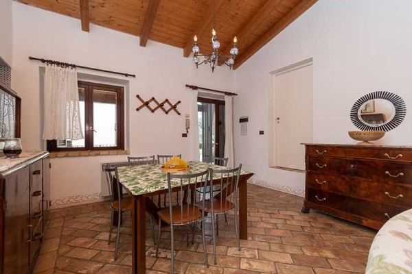 MASSERIA BARNABEI: CASA MATTONI APPARTAMENTO CORBEZZOLO