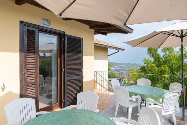 MASSERIA BARNABEI: CASA GIALLA APPARTAMENTO MARGHERITA