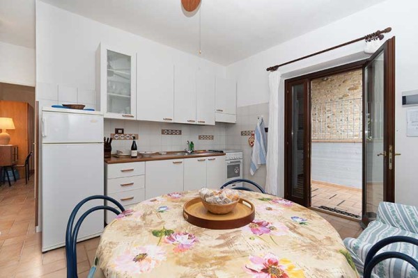 MASSERIA BARNABEI: CASA GIALLA APPARTAMENTO VIOLA