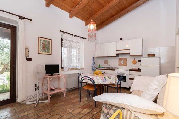 MASSERIA BARNABEI: CASA MATTONI APPARTAMENTO MELOGRANO