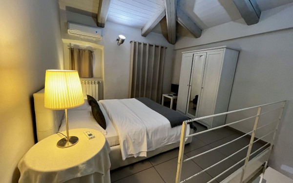 RESIDENCE IL NESPOLO: Bilocale soppalcato