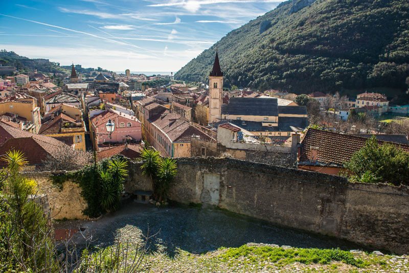 Vista dall'alto di Finalborgo